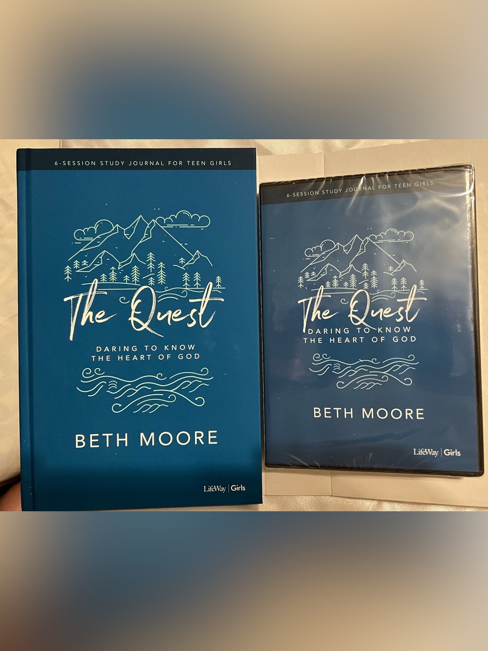 NEW Beth Moore The Quest Teen Girls Bible Study Journal DVD Lifeway Sealed Box - Picture 3 of 3